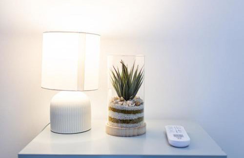 Amanah Properties - Elegant 4-Bedroom Home in Wembley with Parking, Perfect for Contractors - Foto 36