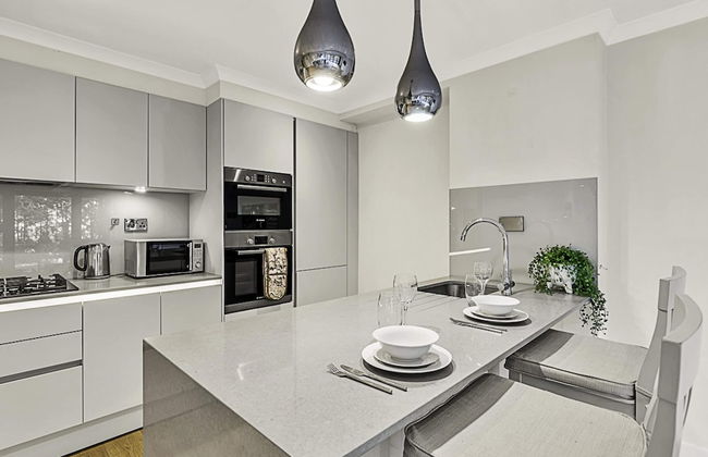 Chic and Contemporary Retreat in Brentford - Foto 6