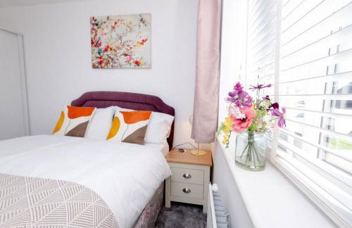 Manchester Cityside Deluxe Stay - 3 Bedroom House Great for Family with Free Parking & Garden - Foto 25