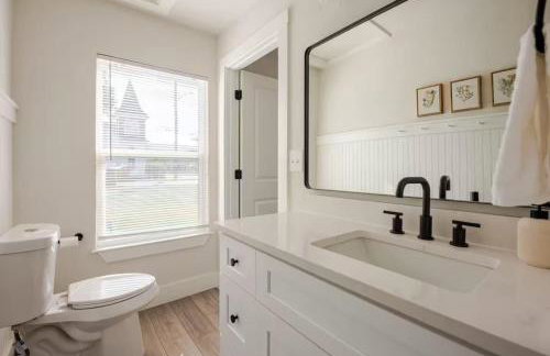 Remodeled 4BR 2BA Steps from Georgetown Square - Foto 58