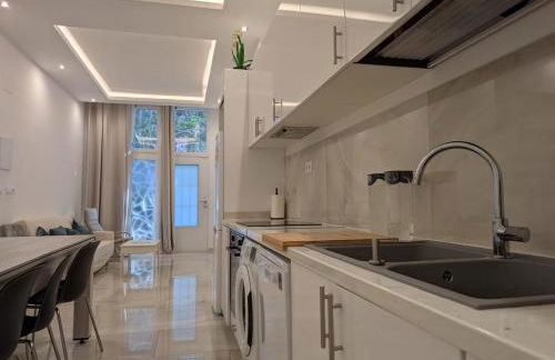 Luxury in Madrid for 10 and Pets - Photo 12