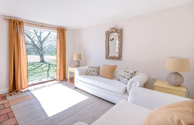 The Coach House Eyke Air Manage Suffolk - Photo 9