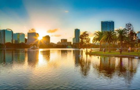 Enjoy mini golf, arcade games, and pools with Family in 2BD Orlando condo - Foto 34