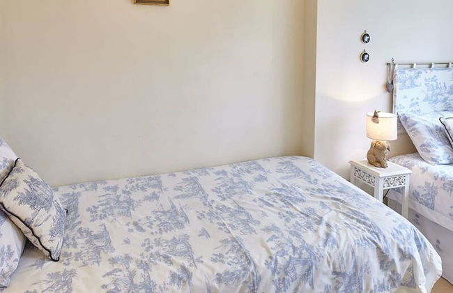 Host Stay Honeysuckle Cottage - Photo 12