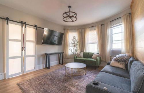 Charming 4 BDR - Walk to Downtown & Free parking! - Foto 3