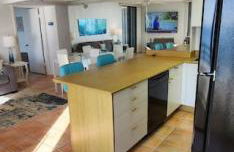 Coastline Penthouse Condo - Foto 7