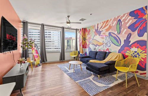 Beautiful Apt in Downtown W/ Pool | Parking - Foto 11