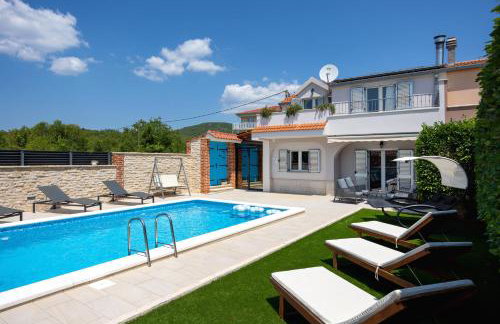 Villa Vision with Heated Pool & Jacuzzi in Sestanovac - Foto 62