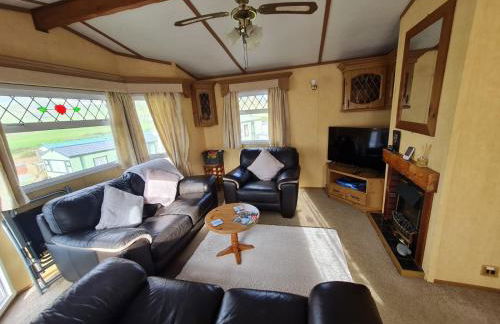 Spacious Luxury Escape with Sea Views and Pet Friendly at Clarach Bay - Foto 15