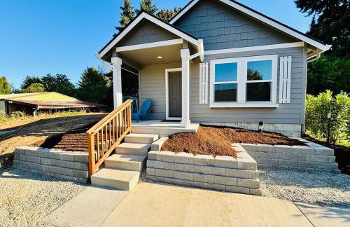 Colorful Comfort 3 Bedroom Home with Fenced yard - Foto 2