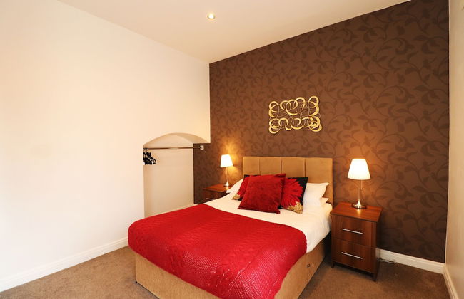 Breck Blackpool - Photo 7