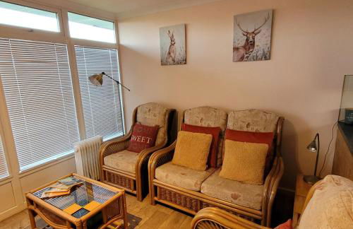 Stonesthrow 184 Broadside Chalet Park Stalham - Photo 3