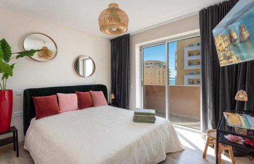 McRamé Design Apt Sea View, Beachfront, Swimming Pool, 2BDR, 2BAR, 6 pax, Praia da Rocha - Photo 6