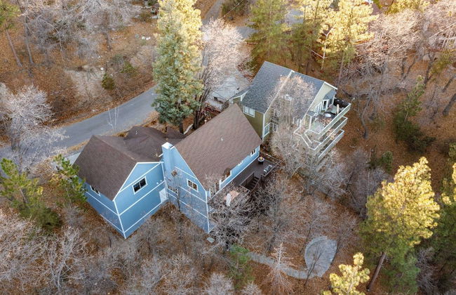 Blue Spruce by Avantstay Cozy Home w/ Dual Decks - Foto 8