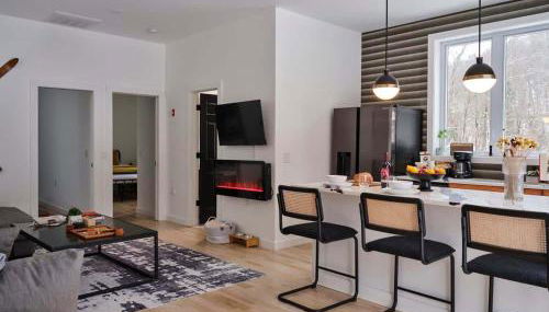 Chic Renovated Chalet with Private Pond - Photo 4