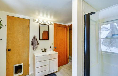 Solitude Mountain Cabin Creek-Side View and Hot Tub - Foto 18