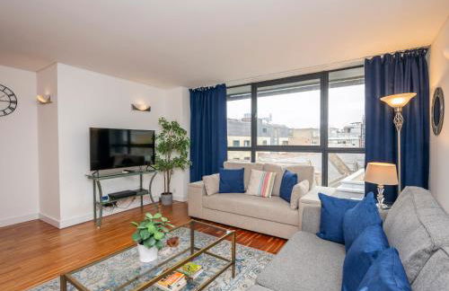 Bright Spacious Modern 5th flr City Oasis-Sleeps 6 - Pass the Keys - Foto 1