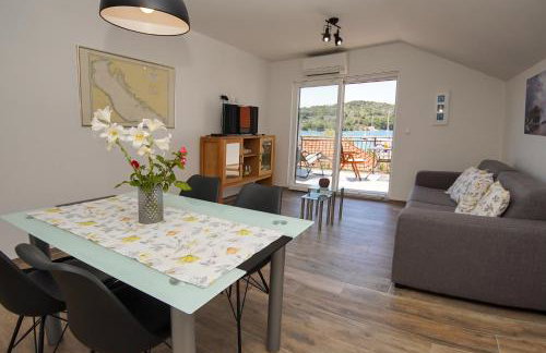 Kaprije apartmani Tina i Ena - Foto 27