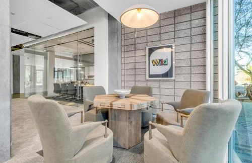 Centric 2BR In HEART of DTPHX Free Garage Parking - Foto 55