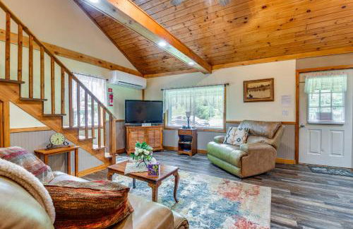 Inviting Peru Cabin with Patio, Grill and River Access - Foto 4