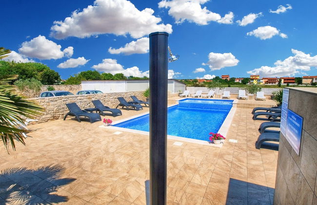 Apartment 1376 - Photo 38