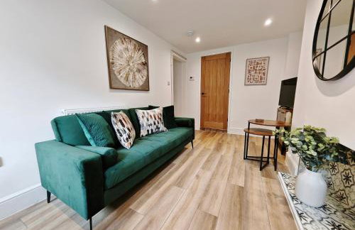2-Bed Apartment - For Contractors & Business Travellers - Long Stays Welcome - Photo 17