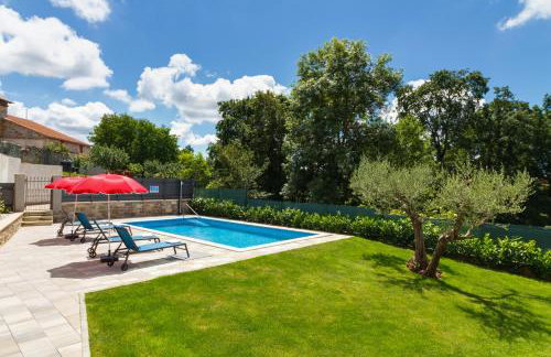 Villa Zoro with a lovely garden and a private POOL in the middle of Istria - Foto 5