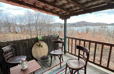 Traditional Wooden Apartment - Photo 6