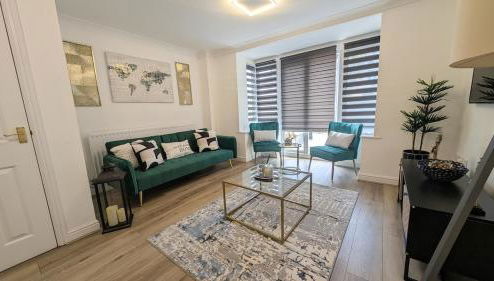 Elegant & Serene 3-BR Retreat Minutes from Heathrow Airport-London- Slough central-Legoland-Ascot-Windsor for Contractors-Families-Relocators-Businesses - Foto 1