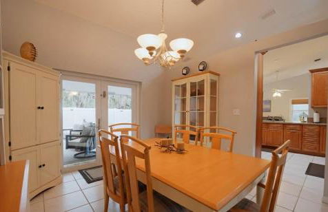 Poolside Miami Paradise with BBQ & Outdoor Lounge - Foto 3