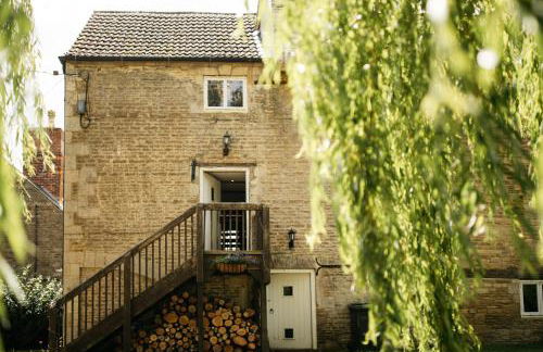 Fletland Mill and Holiday Hamlet - 18th century watermill, in stunning location near Stamford - Photo 10