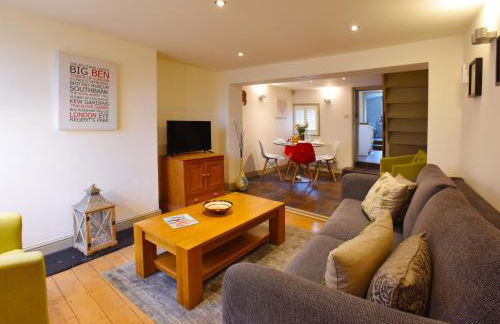 The Ultimate Group Complex, Hens & Celebrations at The Old Fire Station Canterbury, 3 Homes - Foto 78