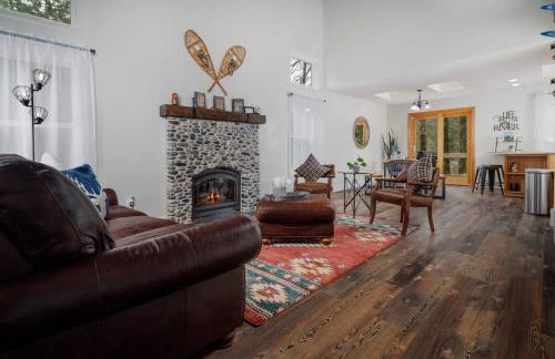 Brightwood Riverfront Getaway - Photo 1