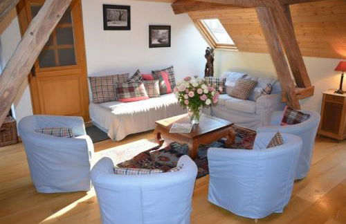 Cottage Mackinley, séjour spacieux et chaleureux, salon de jeux, grande salle à manger, 15 pers, Centre Historique, gare TER - Foto 5