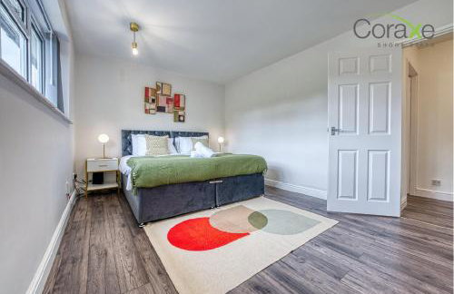 3 Bedroom Blissful Living for Contractors and Families by Coraxe Short Stays - Photo 40