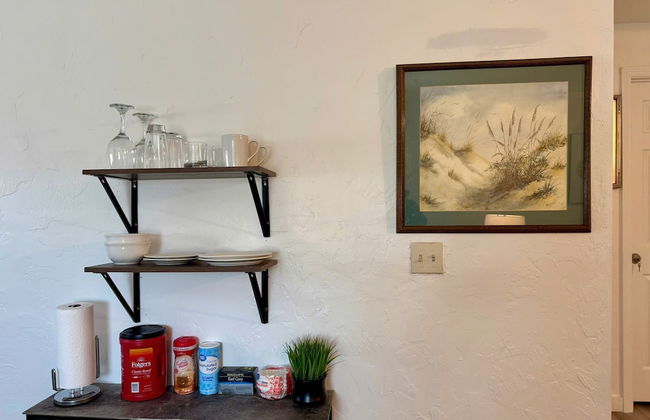 Fully-furnished Studio With Rustic Design 36B - Photo 9