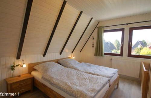 6 Personen Ferienhaus mit 4 Schlafzimmern, Infrarotwaermekabine, mit Blick auf den Weltschiffahrtsweg in Otterndorf - Foto 13