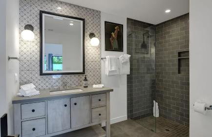 Modern Oasis w/ Pool, Patio Lounge, & Mountain Views Palo Verde by Avantstay - Foto 41