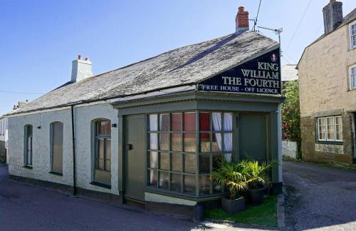 The Annex, Tregoddick Barn - Photo 9