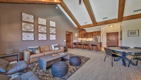 Luxury Residence - Gondola Across The Street Condo - Photo 3