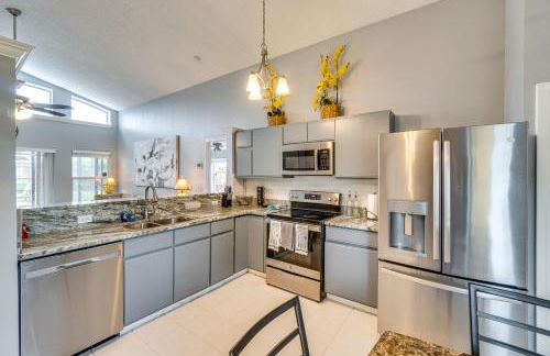 Lovely Florida Retreat with Lanai 5 Mi to Riverwalk - Photo 3