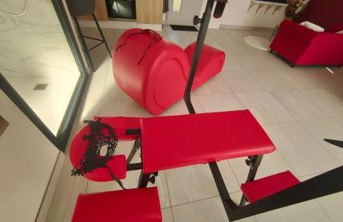 Un amour passionnel,love room,15 min du zoo,balnéo XL privatisée et disponible toute l'année ,piscine couverte et chauffée d'avril à fin septembre à partager avec d'autres logements et elle est privatisée de 20h à 22h - Foto 3