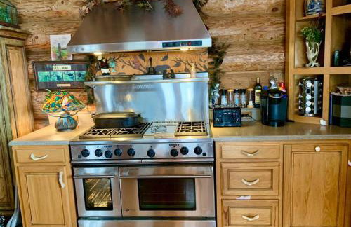 LUXURIOUS TN Mtn Lodge- Sleeps 22+, Hiking & Lake - Photo 18