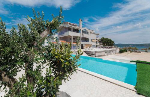 Villa Lavanda - family friendly, beachfront - Photo 44