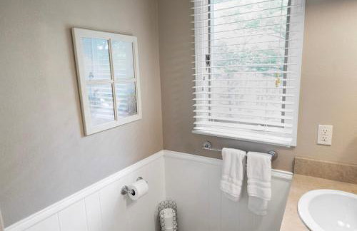 5 BR lakefront home with swim dock bunk room High Speed WiFi - Foto 17