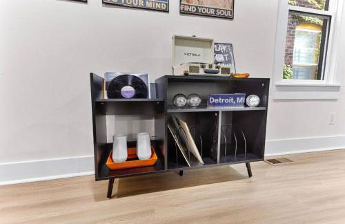 Spacious 4BR House Near Downtown, Perfect for Groups & Pets - Foto 3