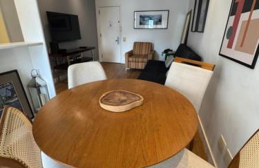 Leblon - Vista Mar no Top Flat Leblon com Academia, Garagem e Arrumação Diária - True Rio - Photo 2