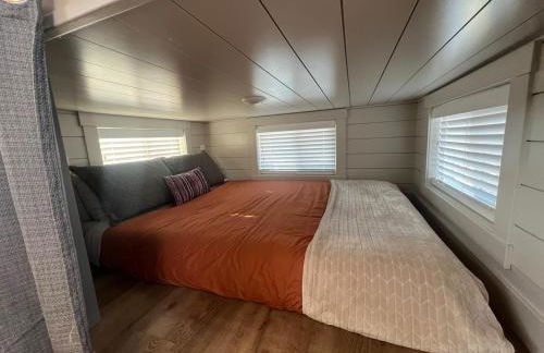 Access Zion & Bryce! Tiny Home with Rooftop Deck and Hot Tub - Foto 2