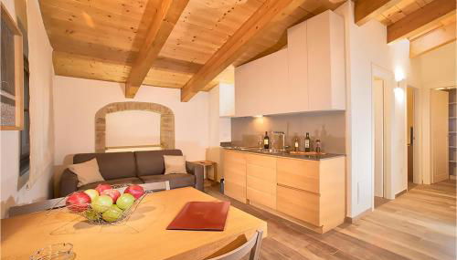Stunning Apartment In Foligno With Wifi - Photo 3