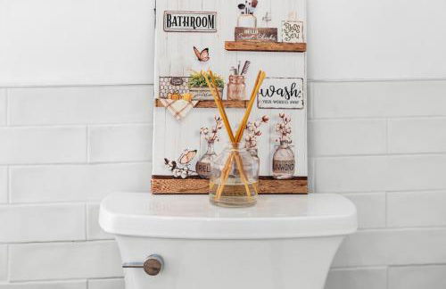 Family Getaway Walkable to Town - Foto 10